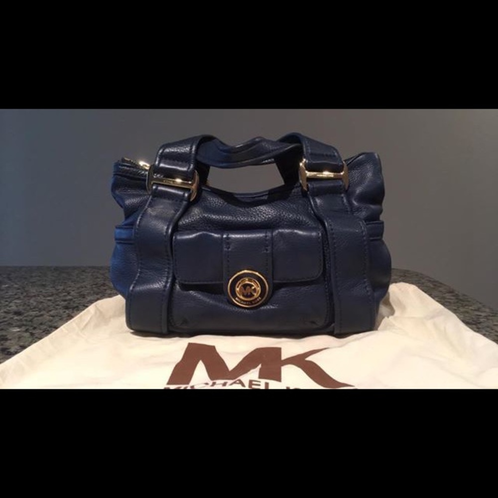 Michale Kors MK Handbag maybe used twice, perfect